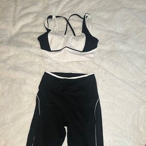 Berlook Black and White Sports Bra and Leggings Set (irl pics at end)